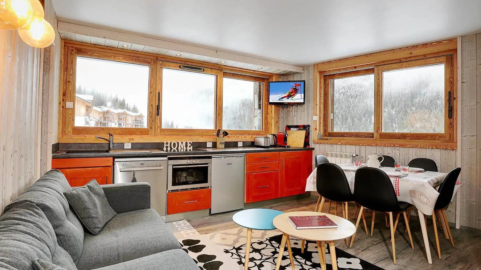 Appartement Renove A Courchevel Moriond, 3 Pieces, Balcon, Pour 6 Pers, Proche Pistes Et Centre Station - Fr-1-575-206 0*,  France